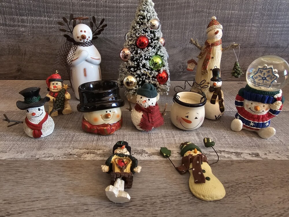 Lot of 12 Snowman Snowmen Figures Resin Wood Ceramic Christmas Winter Decor